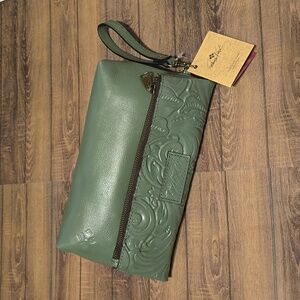 Nwt Patricia Nash Valerie wristlet purse in Sage green